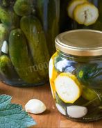 Маринованные огурцы с морковью