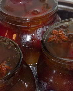 Маринованные сливы с бадьяном