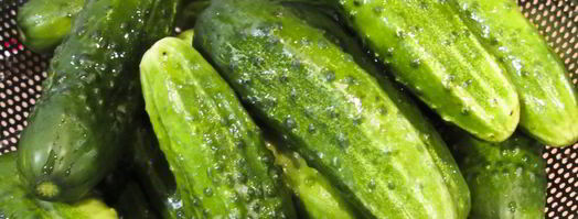 огурцы маринованные с красной смородиной. Шаг 2