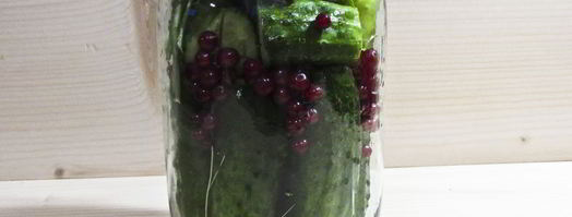 огурцы маринованные с красной смородиной. Шаг 9