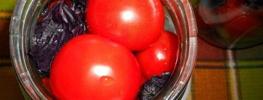 помидоры маринованные с базиликом и яблочным уксусом. Шаг 2
