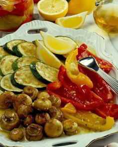 Праздничные маринованные грибы и овощи