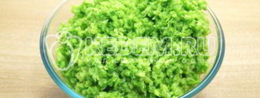паста из чесночных стрелок на зиму заморозка. Шаг 2
