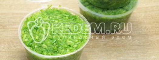 паста из чесночных стрелок на зиму заморозка. Шаг 4