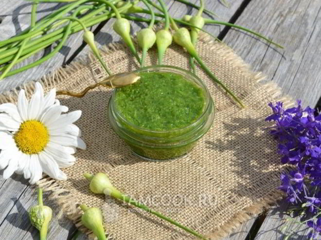 Рецепт пасты из чесночных стрелок на зиму