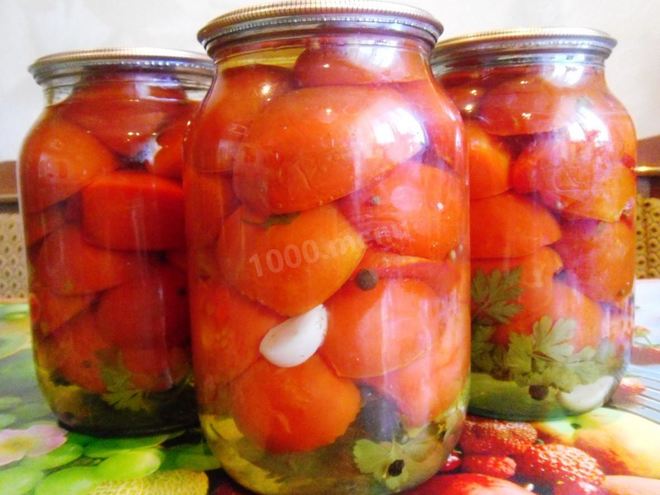 Рецепт помидоров на зиму в желе с петрушкой и кинзой