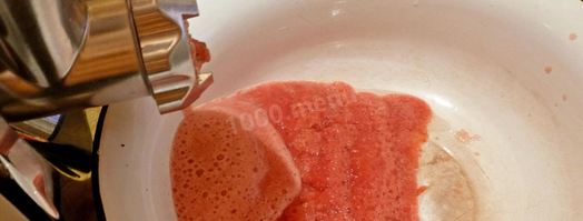 томатный сок на зиму на мясорубке. Шаг 2