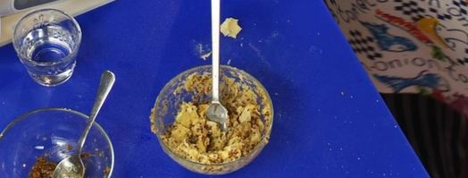 ассорти из сливочного масла, варенье и морс. Шаг 3