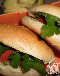 Авокадо с помидорами с вареньем