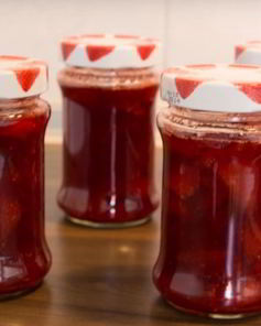 Клубничное варенье с целыми ягодами