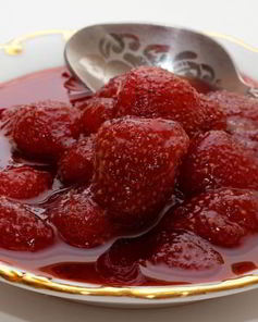 Варенье из клубники и розмарина