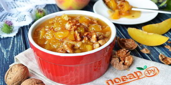 Варенье из персиков с грецкими орехами