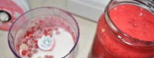 варенье из смородины, перетертое с сахаром. Шаг 2