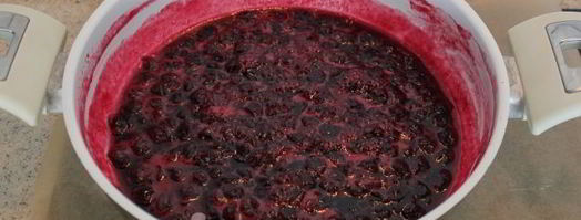 варенье из замороженной вишни на сковороде. Шаг 8