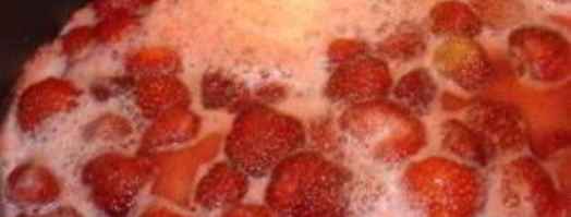 варенье в мультиварке редмонд. Шаг 3