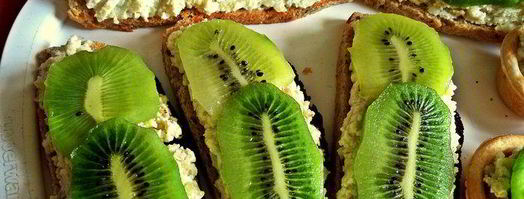 бутерброд килька, картошка, киви. Шаг 11