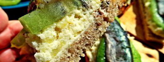 бутерброд килька, картошка, киви. Шаг 15