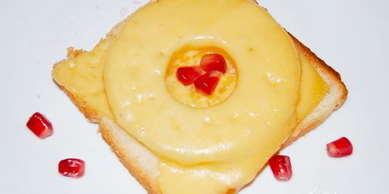 Бутерброд с ананасом и сыром