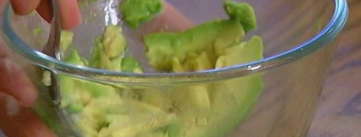 бутерброд с крабами и авокадо. Шаг 2