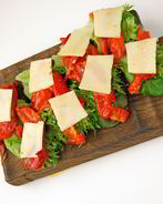 Бутерброд с творожным сыром и печеным перцем