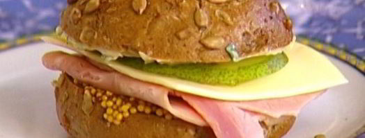 бутерброд с ветчиной, сыром и грушей. Шаг 8