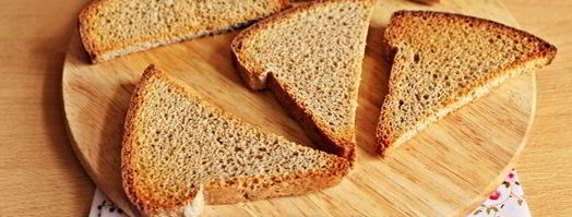 бутерброд со шпротами и соленым огурцом. Шаг 4