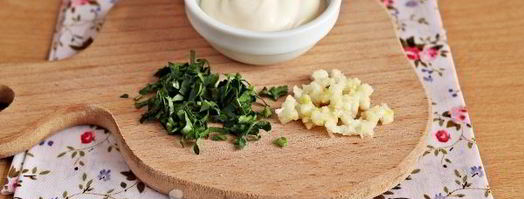 бутерброд со шпротами и соленым огурцом. Шаг 6