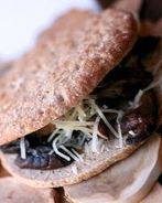 Бутерброды с грибами и сыром