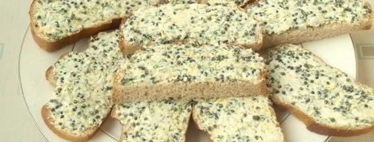 бутерброды с икрой из водорослей и сельдью. Шаг 6