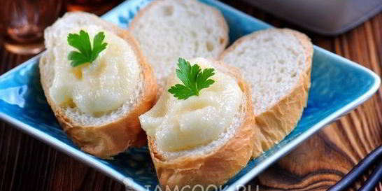 Бутерброды с икрой мойвы