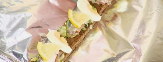 бутерброды с килькой. Шаг 7