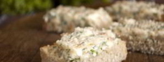 бутерброды с копченым кальмаром. Шаг 3