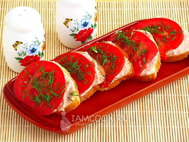 Рецепт бутербродов с куриным паштетом и сыром