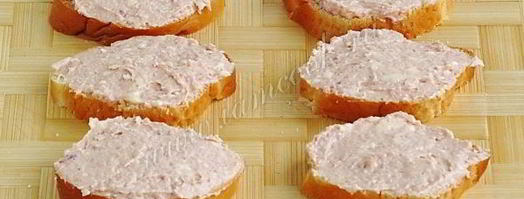 бутерброды с куриным паштетом и сыром. Шаг 9