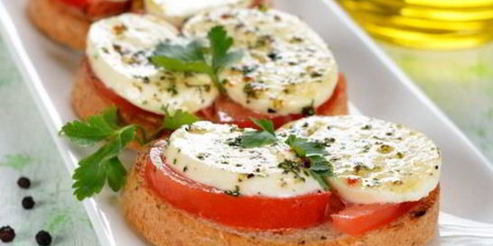 Бутерброды с курицей и моцареллой