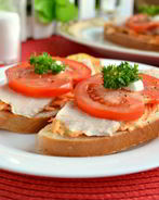 Бутерброды с морковью и отварным мясом