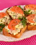 Бутерброды с печенью трески и сыром