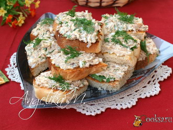 Рецепт бутербродов с сардинами и плавленым сыром