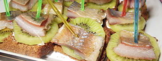 бутерброды с селедкой и киви. Шаг 6