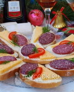 Бутерброды с сыром и колбасой