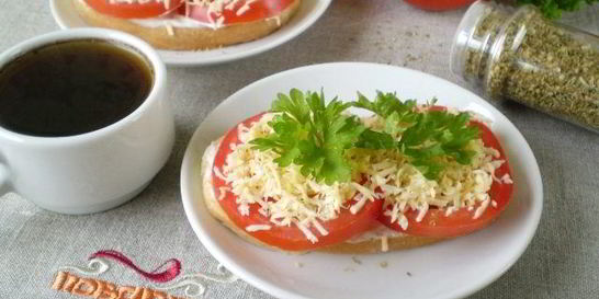 Бутерброды с сыром и помидорами