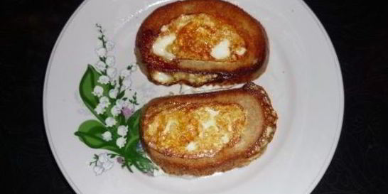 Бутерброды с яйцом на сковороде