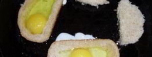 бутерброды с яйцом на сковороде. Шаг 2