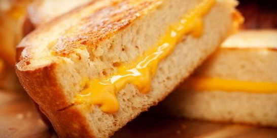 Бутерброды с жареным хлебом и сыром