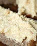 Бутерброды со шпротами и сыром