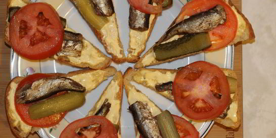 Бутерброды со шпротами