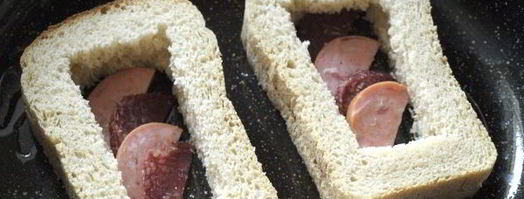 горячие бутерброды с колбасой и яйцом. Шаг 5