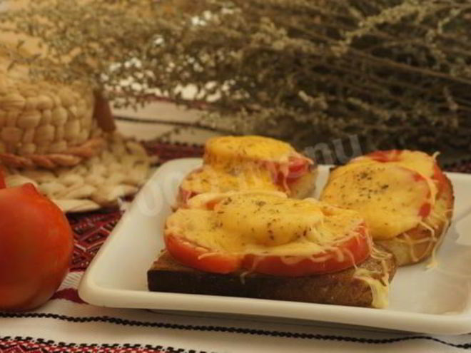 Рецепт горячих бутербродов с помидорами и сыром в духовке