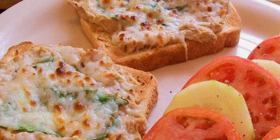 Горячие бутерброды с тунцом