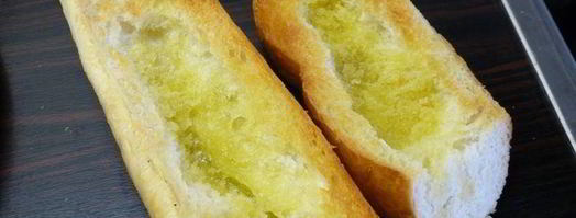 горячий бутерброд с колбасой и сметанным соусом. Шаг 2